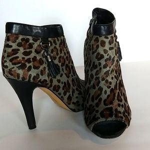 Vince Camuto Leopard Print Open Toe Heels Sz 7.5